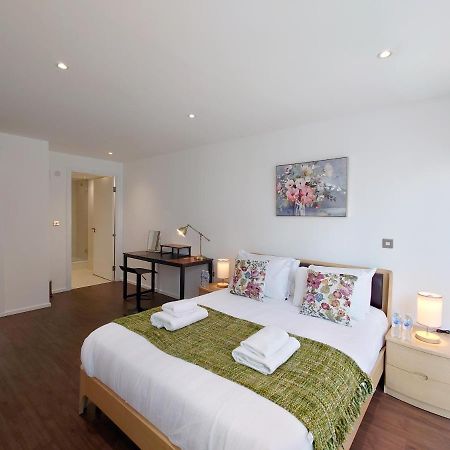 Fully Serviced Two Bed Apartment By Excel & O2 لندن المظهر الخارجي الصورة